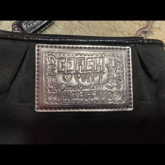 RARE COACH Poppy Embossed Small Black Satin/Leather Wristlet 💜🖤 - Picture 5 of 9